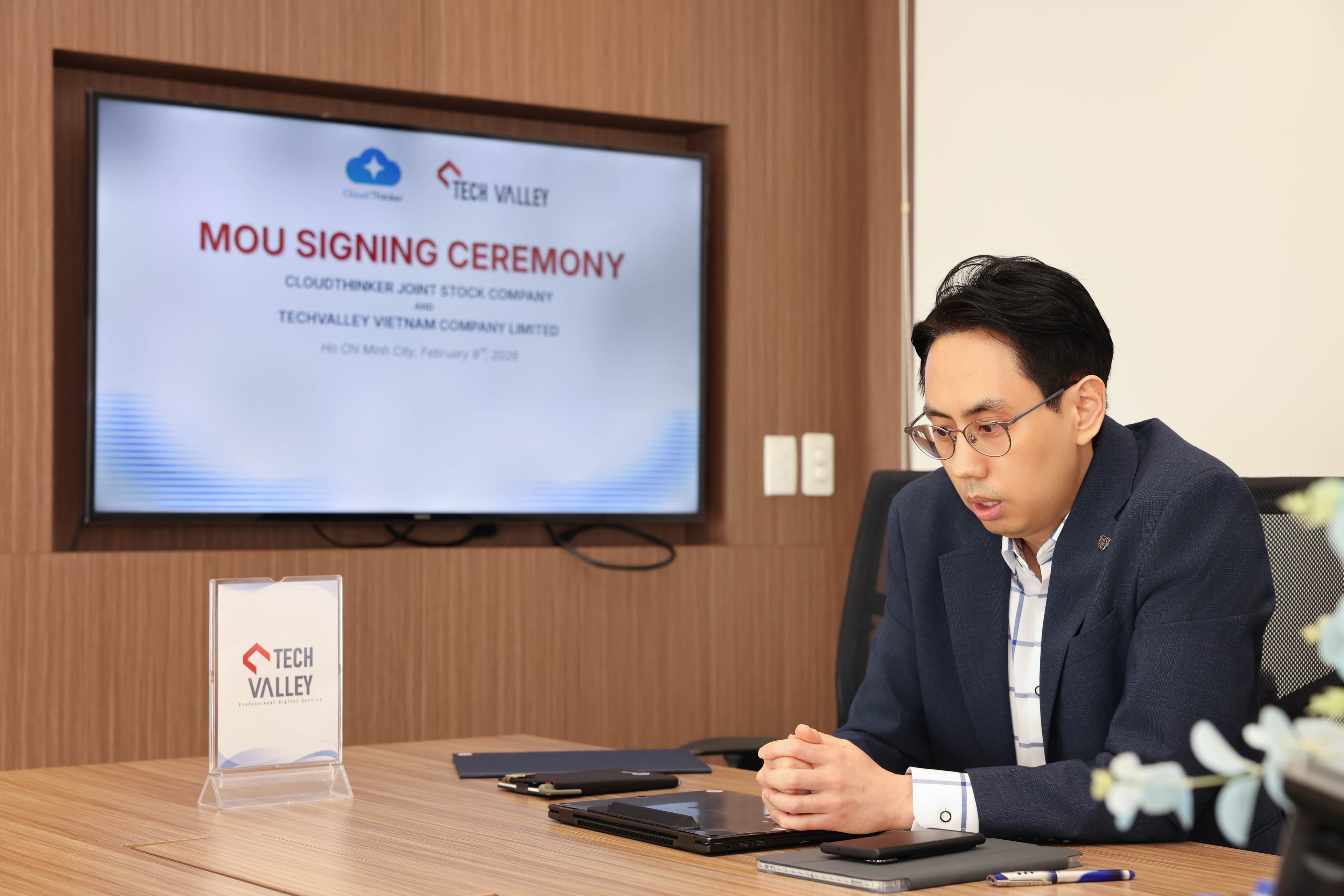 Mr. Patrick Kim Do Yeon - CEO of TechValley Vietnam outlining the strategic importance of AIOps in delivering tangible value to modern enterprises.